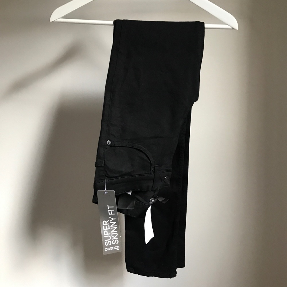 Super Skinny Fit Black Jeans from DIVIDED by H&M